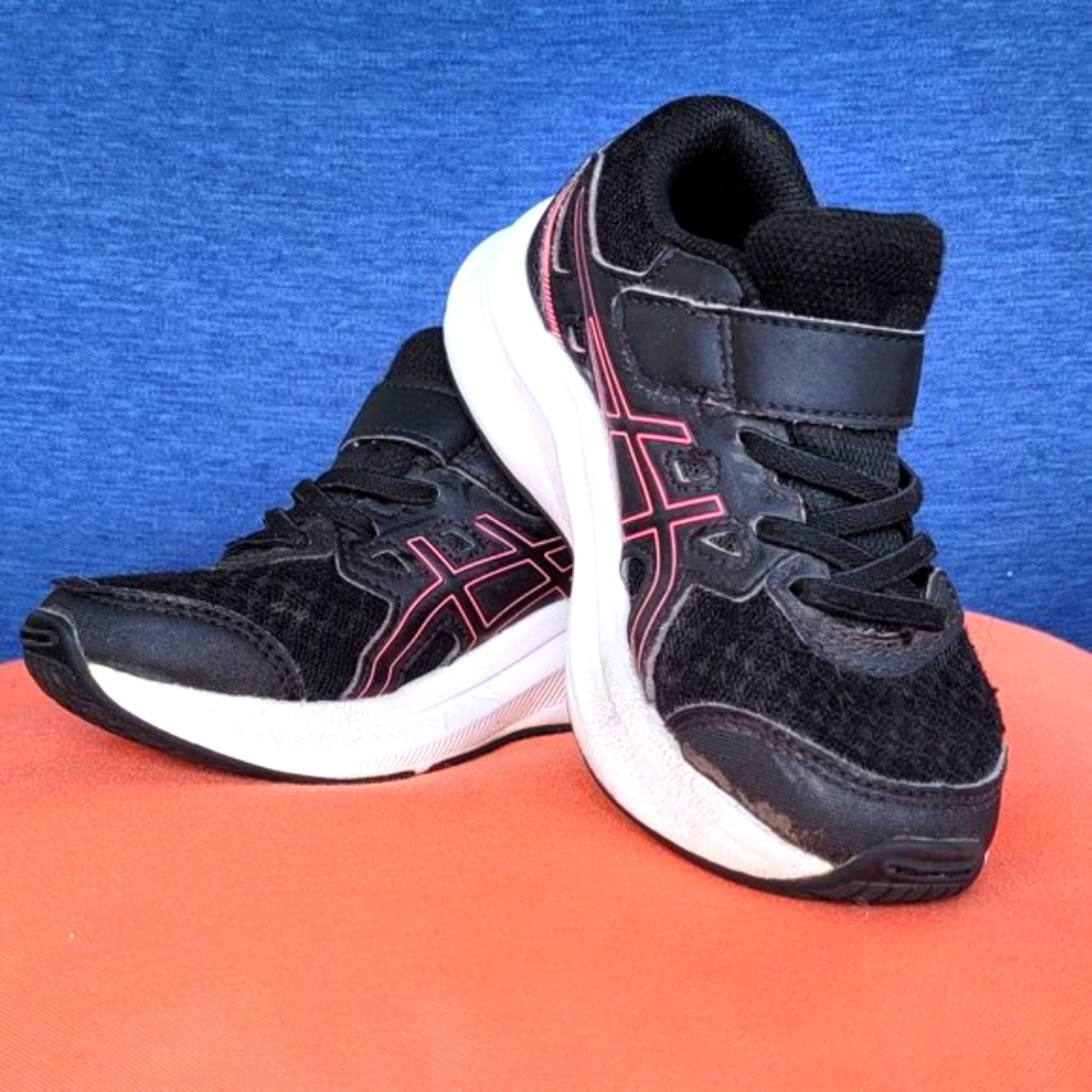 *Back To School* Asics Girls Runners Size 11